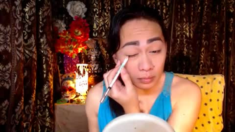 Snapshot of urtimelessbeauty chatting on January 11, 8:10 pm Merca online show from January 11, 8:10 pm