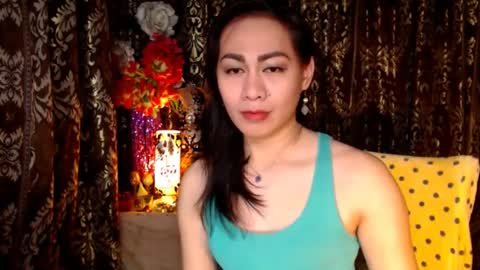 Snapshot of urtimelessbeauty chatting on January 22, 9:44 pm Merca online show from January 22, 9:44 pm