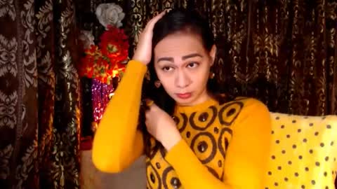 Snapshot of urtimelessbeauty chatting on February 6, 10:43 pm Merca online show from February 6, 10:43 pm