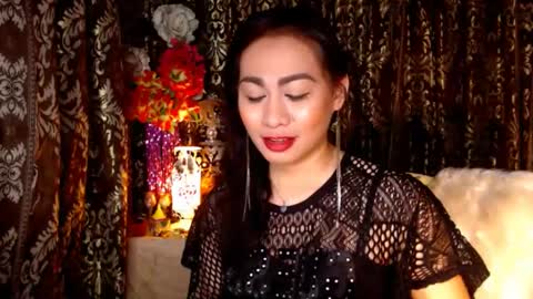 Snapshot of urtimelessbeauty chatting on March 8, 8:14 pm Merca online show from March 8, 8:14 pm