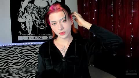 Snapshot of vailyreb chatting on December 28, 9:40 pm Marin online show from December 28, 9:40 pm