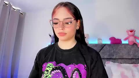 Snapshot of valentina_alba chatting on January 13, 2:00 pm Valentina online show from January 13, 2:00 pm