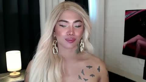 Amanda online show from December 10, 10:38 pm