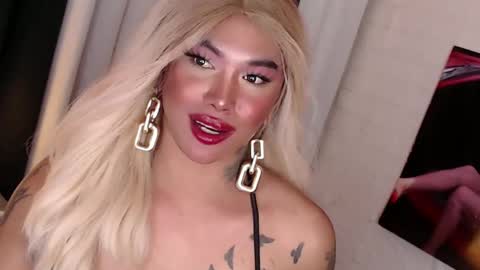 Amanda online show from December 12, 10:24 am
