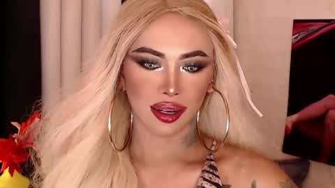 Amanda online show from January 3, 12:00 am