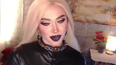 Amanda online show from November 24, 7:05 pm