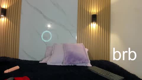Snapshot of valentinaliux_ chatting on September 26, 11:02 pm valentinaliux_ online show from September 26, 11:02 pm