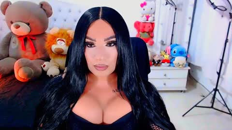Snapshot of valentinaxqueen chatting on December 4, 1:30 am online show from December 4, 1:30 am