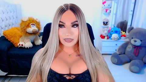 Snapshot of valentinaxqueen chatting on December 26, 7:27 pm online show from December 26, 7:27 pm