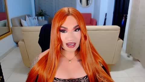 Snapshot of valentinaxqueen chatting on January 27, 12:54 am online show from January 27, 12:54 am
