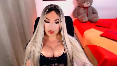 Snapshot of valentinaxqueen chatting on February 28, 12:21 am online show from February 28, 12:21 am