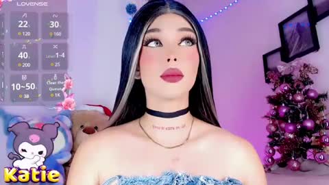 Snapshot of valentinne_marian chatting on December 14, 8:23 am Marian online show from December 14, 8:23 am