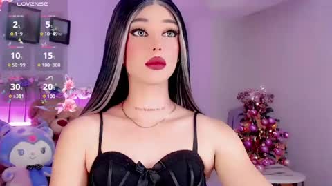 Snapshot of valentinne_marian chatting on December 27, 2:47 am Marian online show from December 27, 2:47 am