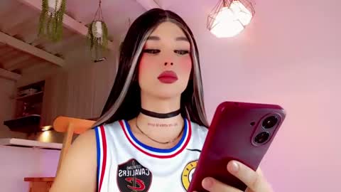 Snapshot of valentinne_marian chatting on February 5, 8:21 am Marian online show from February 5, 8:21 am