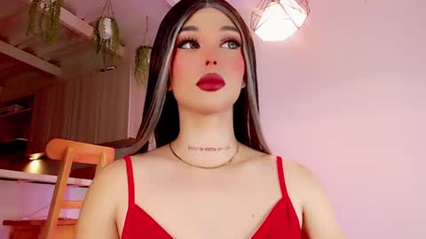 Snapshot of valentinne_marian chatting on February 8, 8:09 am Marian online show from February 8, 8:09 am