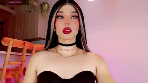 Snapshot of valentinne_marian chatting on February 26, 5:31 am Marian online show from February 26, 5:31 am
