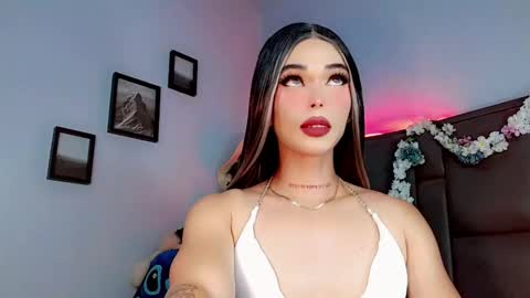 Snapshot of valentinne_marian chatting on September 11, 9:17 am Marian online show from September 11, 9:17 am