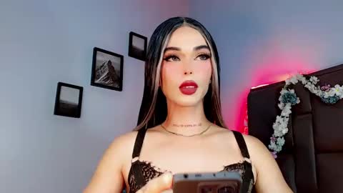 Snapshot of valentinne_marian chatting on September 13, 9:37 am Marian online show from September 13, 9:37 am