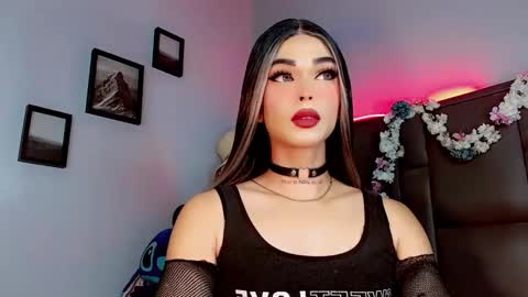 Snapshot of valentinne_marian chatting on September 23, 8:09 am Marian online show from September 23, 8:09 am