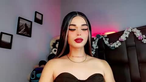 Snapshot of valentinne_marian chatting on September 27, 8:23 am Marian online show from September 27, 8:23 am
