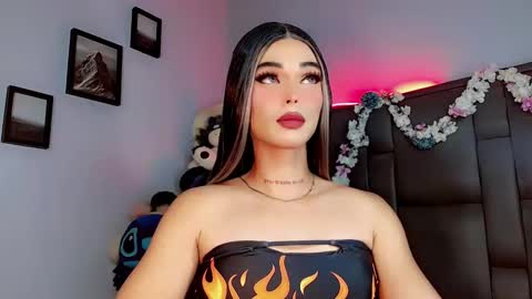 Snapshot of valentinne_marian chatting on September 29, 8:03 am Marian online show from September 29, 8:03 am