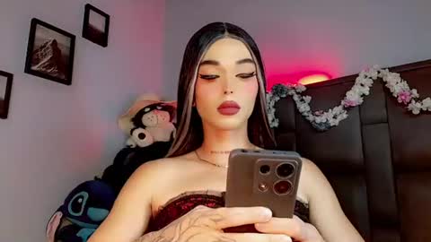 Snapshot of valentinne_marian chatting on October 3, 11:32 am Marian online show from October 3, 11:32 am