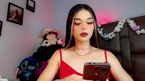 Snapshot of valentinne_marian chatting on October 4, 2:40 pm Marian online show from October 4, 2:40 pm