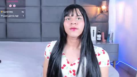 Snapshot of valentino_moon chatting on September 22, 3:34 am valentino moon online show from September 22, 3:34 am