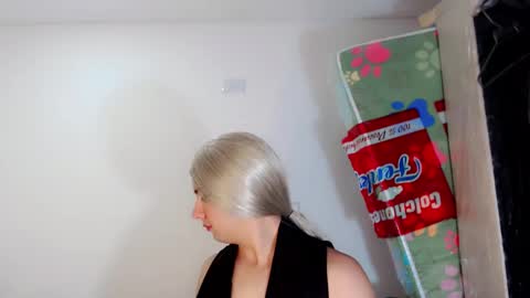 Snapshot of valeriagill_ chatting on September 18, 11:54 pm valeriagill_ online show from September 18, 11:54 pm