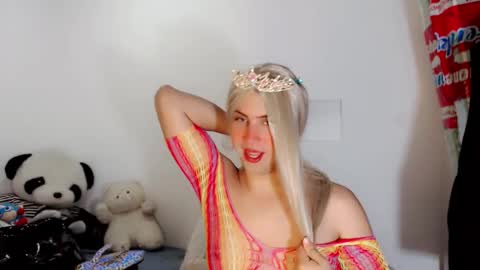 Snapshot of valeriagill_ chatting on September 24, 11:11 pm valeriagill_ online show from September 24, 11:11 pm