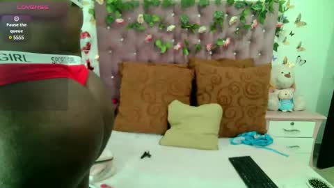 Snapshot of valeriatsx chatting on February 25, 1:20 am La valerie26 online show from February 25, 1:20 am
