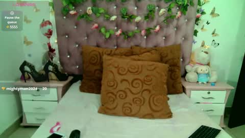 Snapshot of valeriatsx chatting on February 28, 6:43 am La valerie26 online show from February 28, 6:43 am