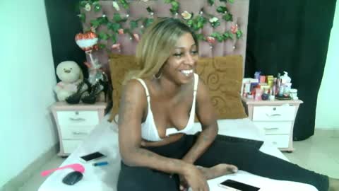 Snapshot of valeriatsx chatting on September 12, 1:03 am La valerie26 online show from September 12, 1:03 am