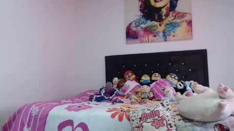 valerie_rousse online show from March 5, 9:53 pm