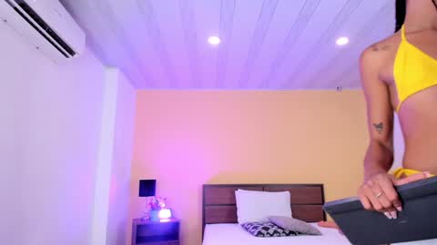Snapshot of valery_yepes_ chatting on February 3, 12:57 pm Valery online show from February 3, 12:57 pm
