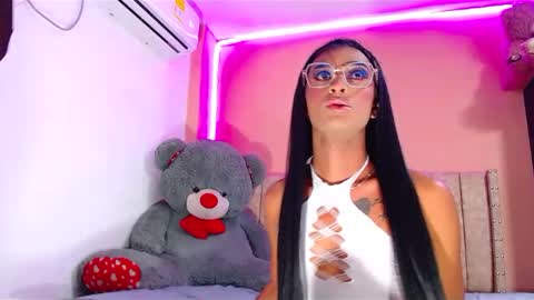 Snapshot of vannesa01 chatting on February 4, 7:33 pm vannesa01 online show from February 4, 7:33 pm
