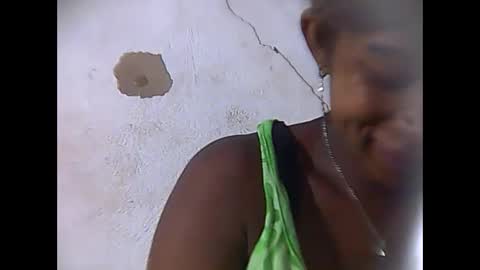 Snapshot of veloanthonia chatting on October 2, 4:57 am veloanthonia online show from October 2, 4:57 am