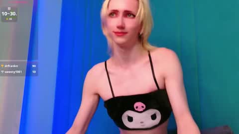 Snapshot of velvetqueer chatting on September 8, 3:32 pm TRISS online show from September 8, 3:32 pm