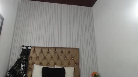 Snapshot of veneno_hot chatting on December 30, 2:08 pm veneno hot online show from December 30, 2:08 pm