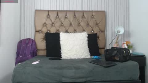 Snapshot of veneno_hot chatting on February 4, 2:10 pm veneno hot online show from February 4, 2:10 pm