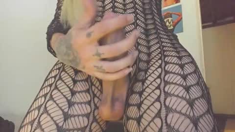 Snapshot of vergonxx_ chatting on September 13, 9:53 pm sarah online show from September 13, 9:53 pm