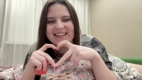 Snapshot of vertuliana chatting on February 4, 11:59 pm Karina followed me bb online show from February 4, 11:59 pm