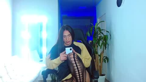 Snapshot of viannca__ chatting on February 25, 11:00 pm Ariana online show from February 25, 11:00 pm