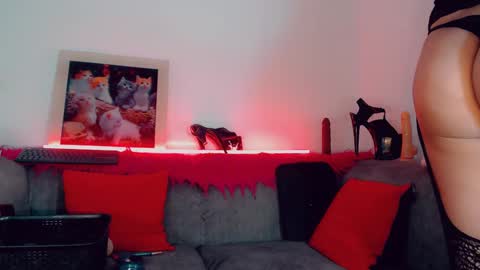Snapshot of vicky_gill_ chatting on September 19, 7:30 pm vicky_gill_ online show from September 19, 7:30 pm