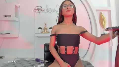 vicky_hottman online show from October 18, 4:49 am