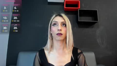 Snapshot of victoria_badgal chatting on December 12, 8:43 pm Victoria online show from December 12, 8:43 pm