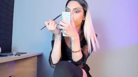 Snapshot of victoria_badgal chatting on October 9, 5:03 pm Victoria online show from October 9, 5:03 pm