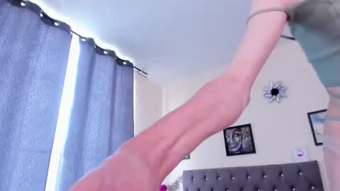 Snapshot of viioleta_cam chatting on September 13, 12:33 pm Violet online show from September 13, 12:33 pm