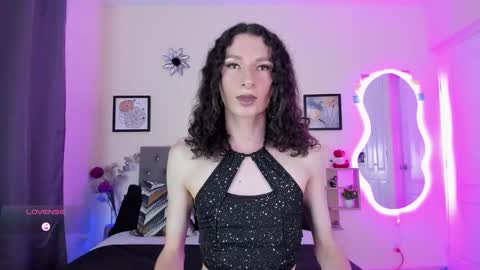 Snapshot of viioleta_cam chatting on October 9, 2:13 am Violet online show from October 9, 2:13 am