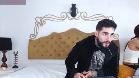 Snapshot of vincent_and_mishell chatting on October 6, 12:49 pm Vinvent and Mishell online show from October 6, 12:49 pm